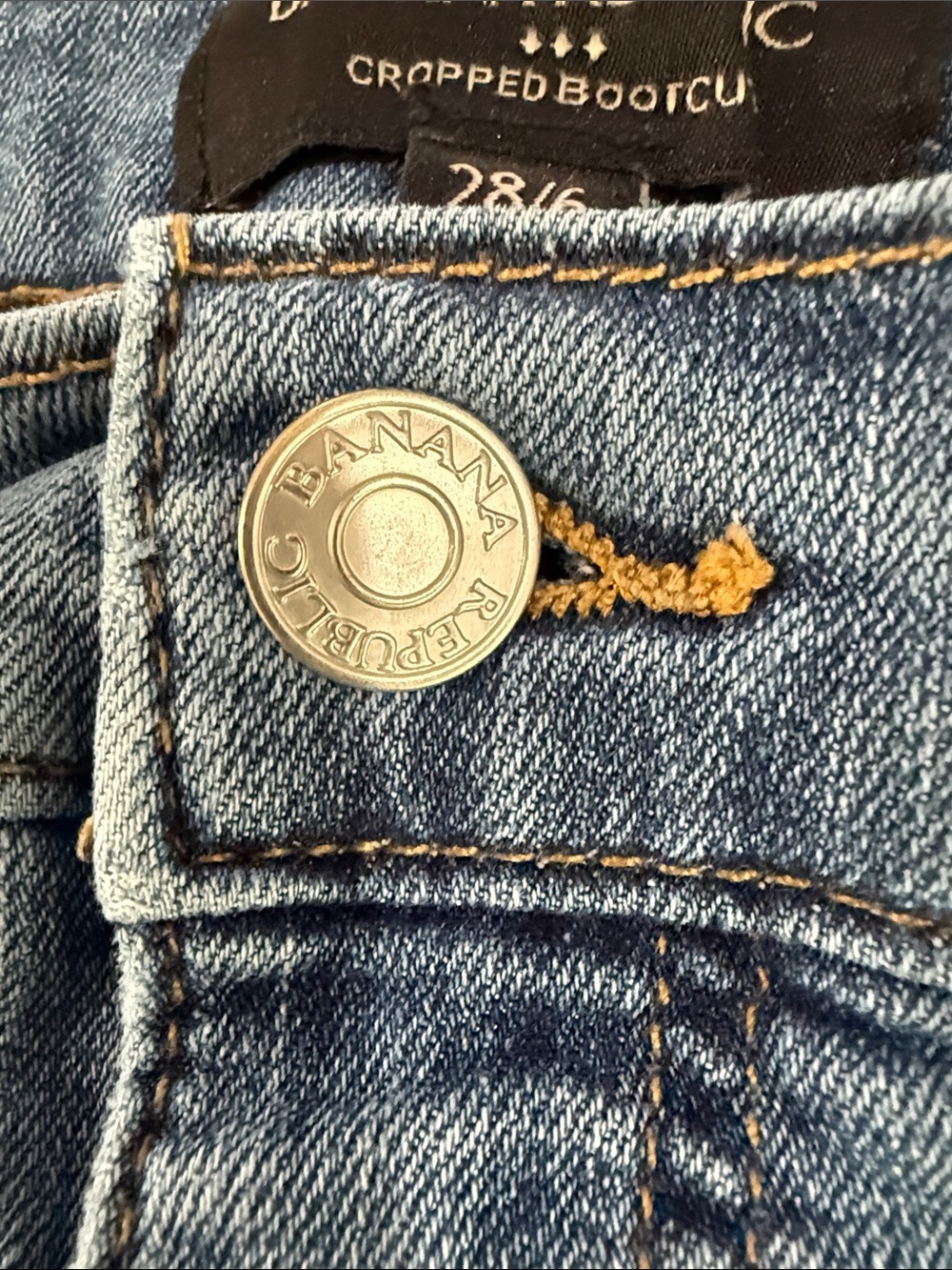Banana Republic Light Blue Frayed Hem Cropped Jeans - Picture 4 of 5